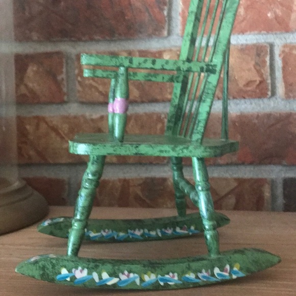 💚 Rare Vintage 1970’s Hand painted Doll Rocking Chair - Picture 11 of 13